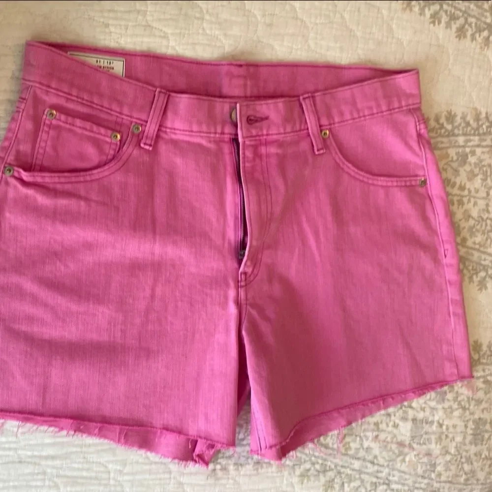 NEW GAP BUBBLEGUM PINK LOW STRIDE JEAN SHORTS 12T/31